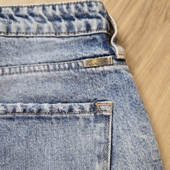 Chic Light Blue Denim Jeans - Picture 6 of 6